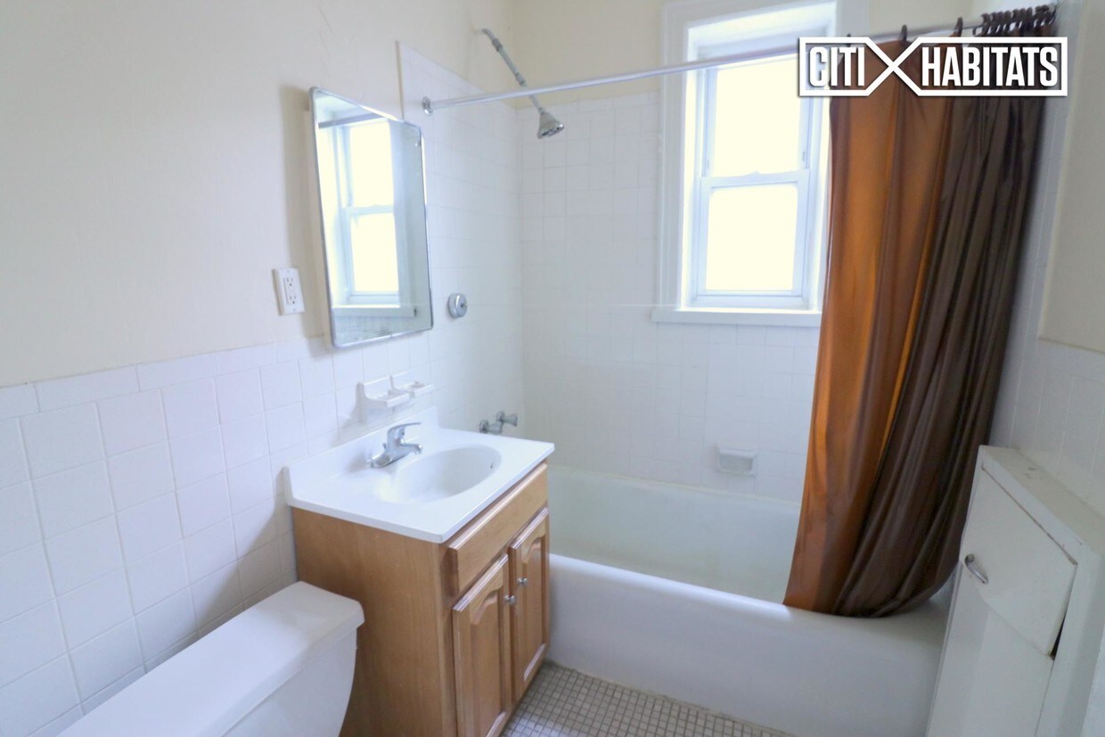 5830 Fresh Pond Rd Unit F1, Maspeth, NY 11378 Apartment for Rent in Maspeth, NY