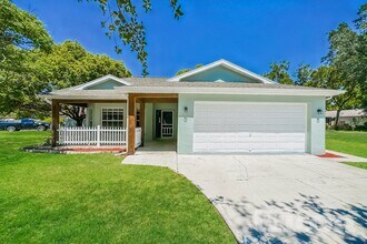 Building Photo - 4369 Montano Ave