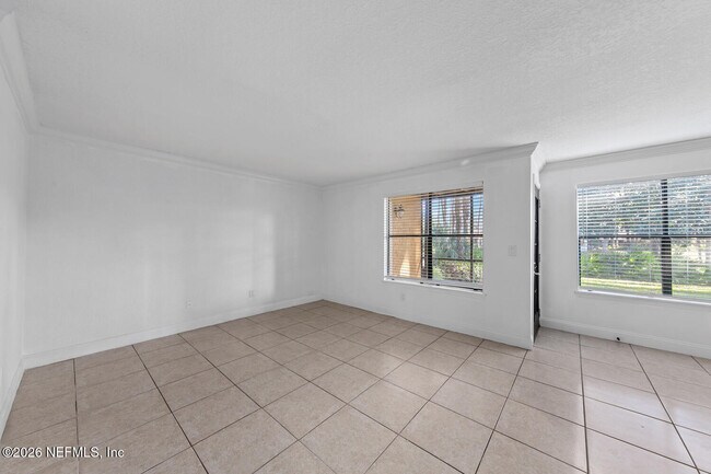 Building Photo - 864 Shoreline Cir