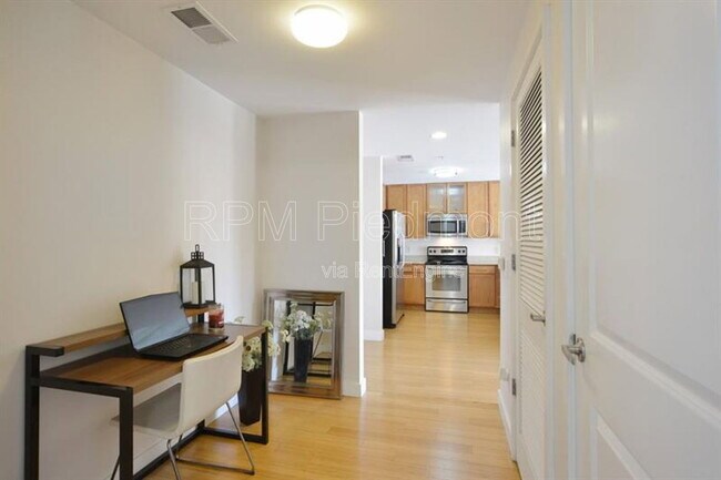 Foto del edificio - 563 Memorial Dr SE