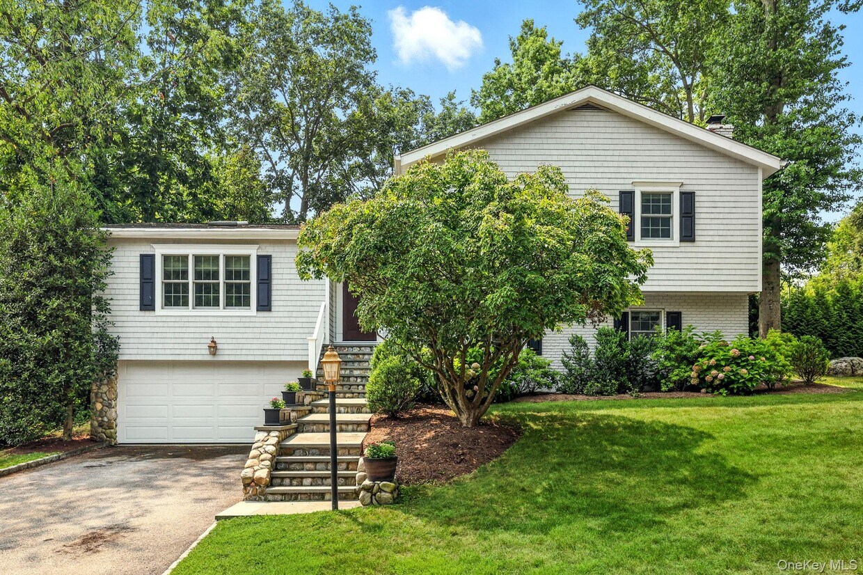 Primary Photo - 24 Thorne Pl