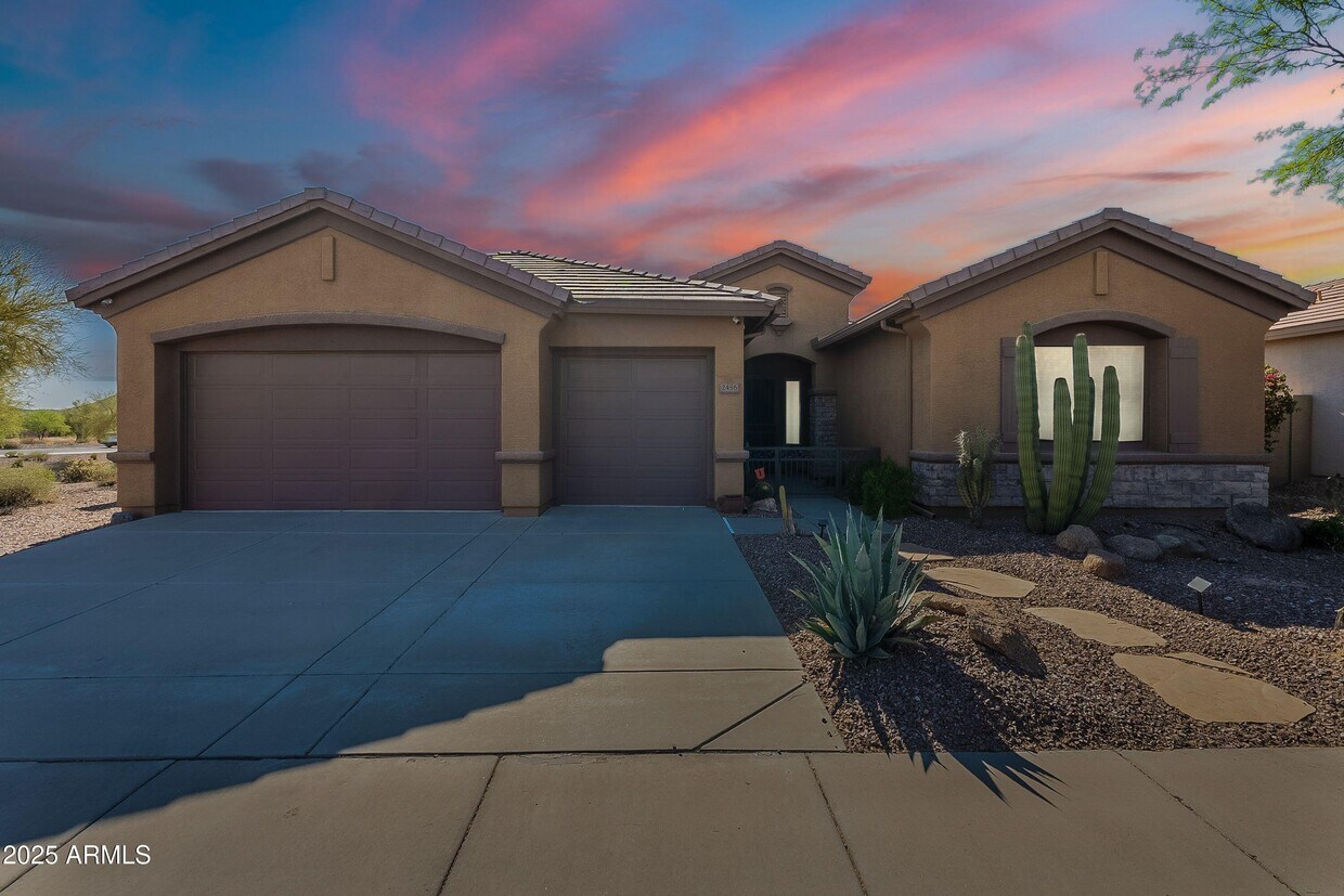 Foto principal - 2456 W Clearview Trail