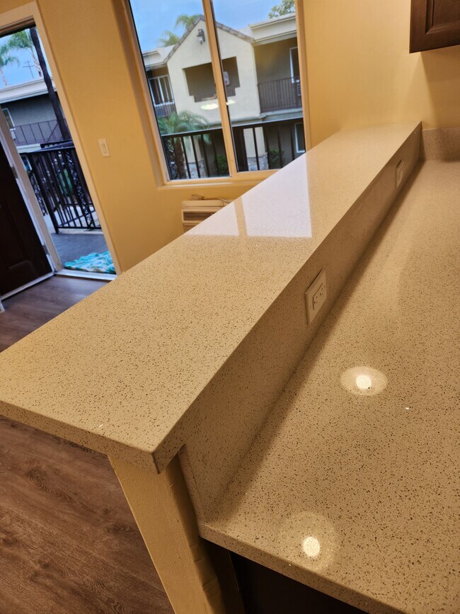 Foto del edificio - 800 N Mollison Ave