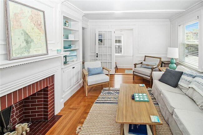Foto del edificio - 28 W Narragansett Ave