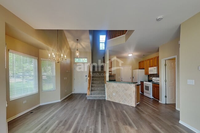 Building Photo - 1437 White Pine Ln