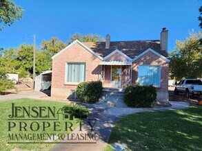 Building Photo - 2950 Santa Clara Dr