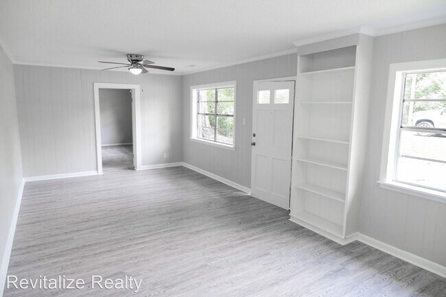 Building Photo - 4 br, 2 bath House - 210 South Day St