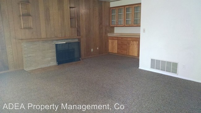 Building Photo - 617 Whitaker Dr