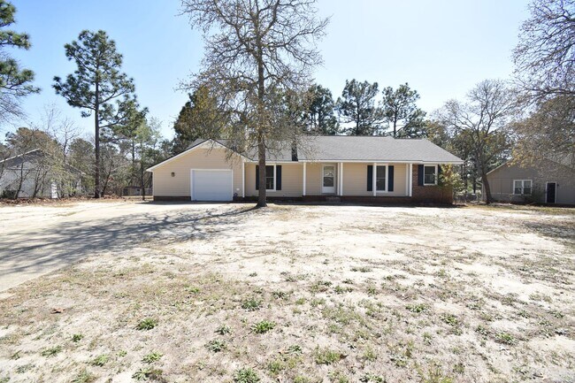 Foto del edificio - 3 Bedroom and 2 Bath Home (No Pets)