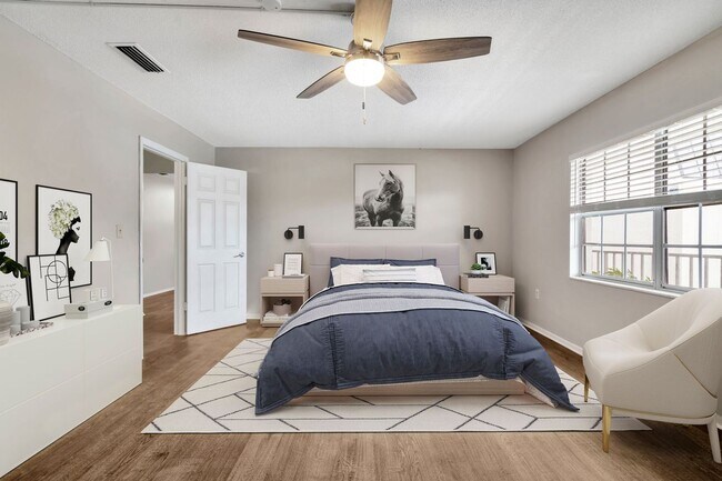 Building Photo - The Waverly – Rare 3BR, 2BA Apartment in P...