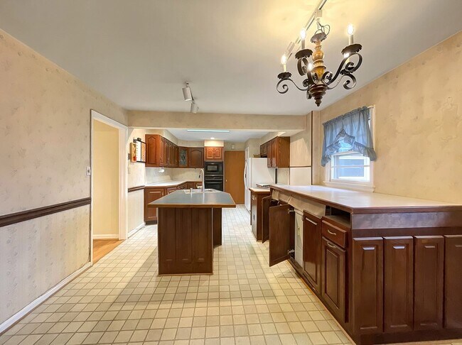Foto del edificio - 6244 Williamsburg Blvd