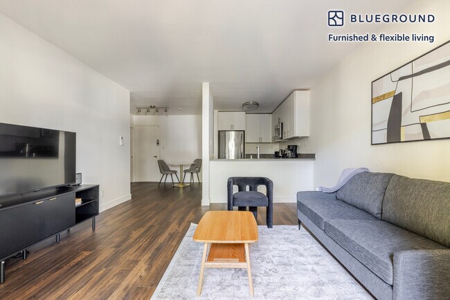Building Photo - 655 S Fair Oaks Ave