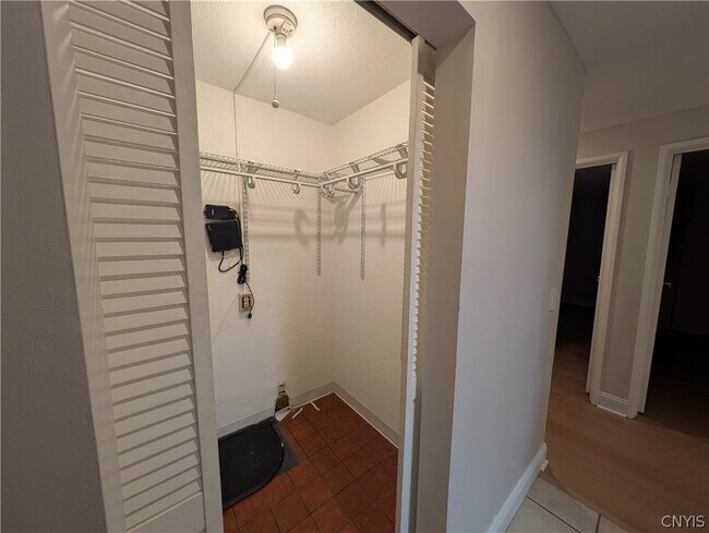 Foto del edificio - 273 Watertree Dr