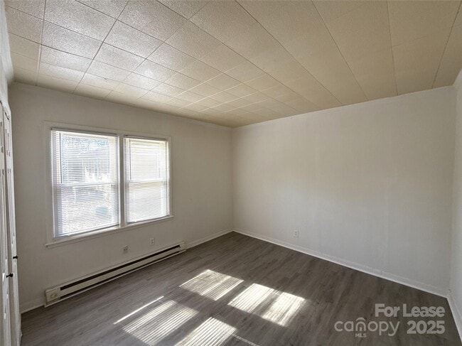 Building Photo - 4115 Tresevant Ave
