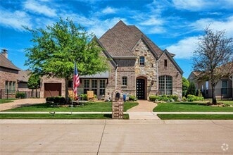 Building Photo - 1440 Lakeside Dr