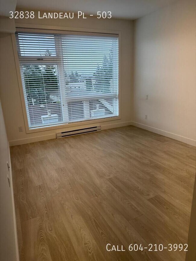 Building Photo - Conveniently Located 2 Bedroom Condo
