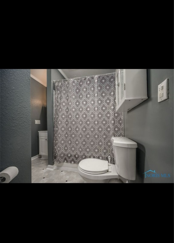 Building Photo - 228 Deigle Dr