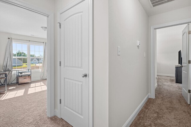 Foto del edificio - 1818 Olde Towne Pointe Blvd