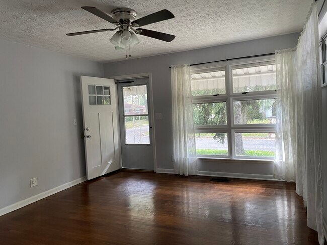 Foto del edificio - 2870 Brownlee Ave