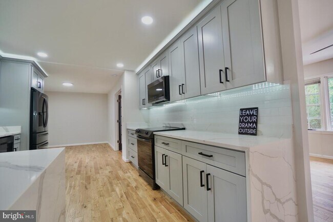 Foto del edificio - 3725 Dalebrook Dr