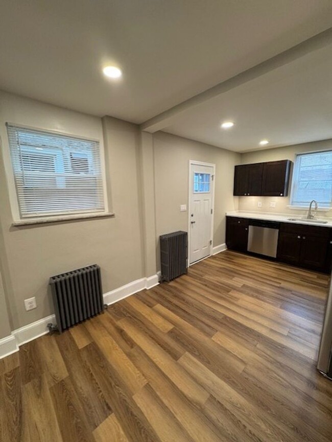 Building Photo - Newly renovated 3 bed 1 bath