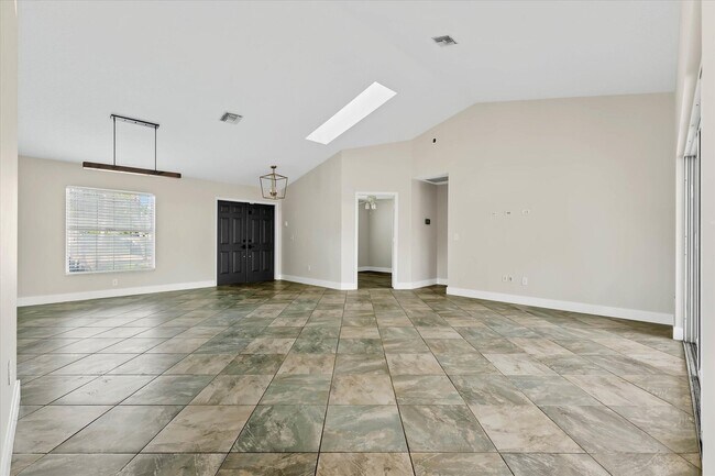 Building Photo - 1021 Corallita Ct