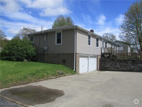 Building Photo - 32400 Bainbridge Rd