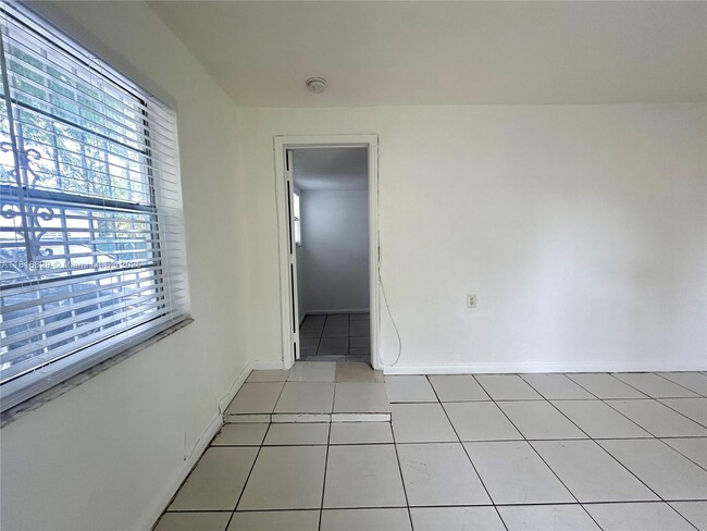 Building Photo - 601 NW 90th St