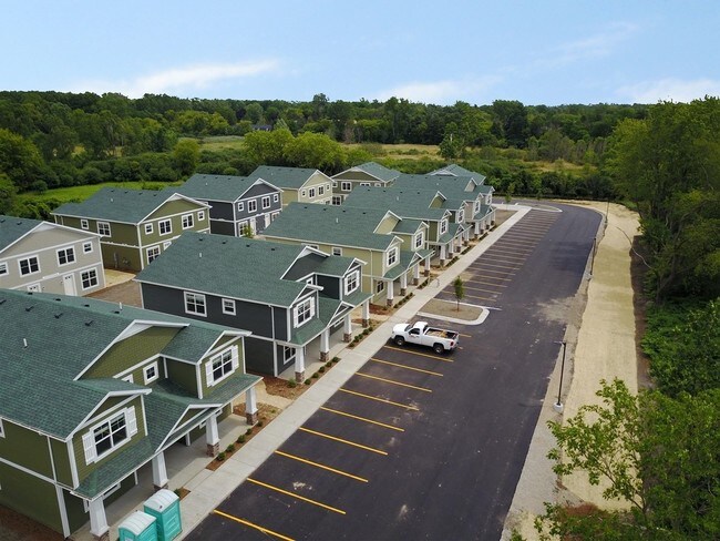 Quarters At East Lansing Cottages Apartments East Lansing Mi