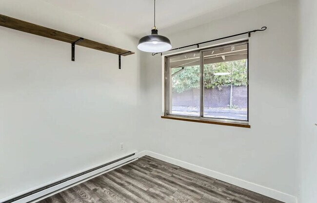 Building Photo - Charming 2BR Condo in Beaverton