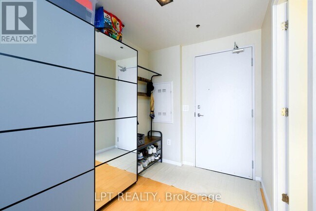 Building Photo - 32 Trolley Cres