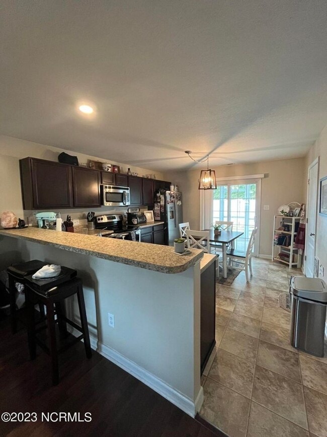 Building Photo - Welcome to Carolina Plantations!