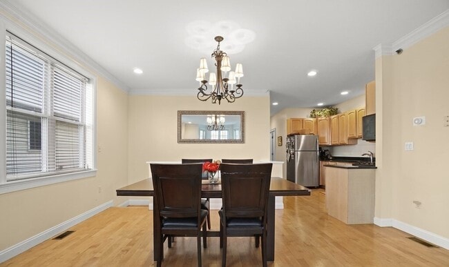 Building Photo - 8 Howell St