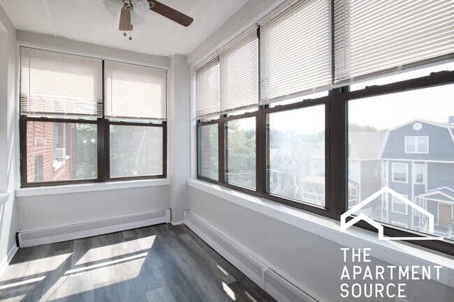 Foto del edificio - 3827 N Drake Ave