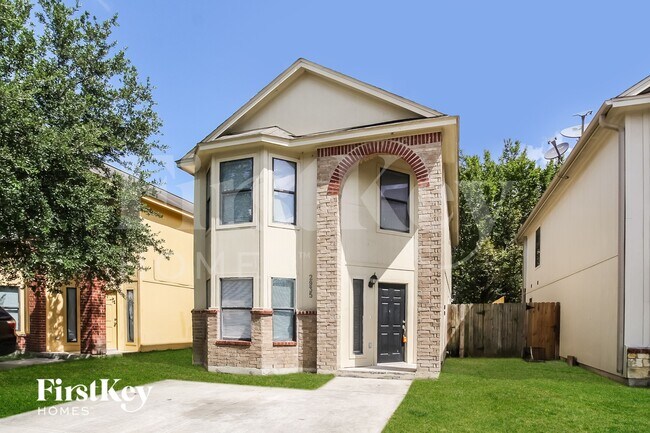 Building Photo - 2935 La Estancia Ln