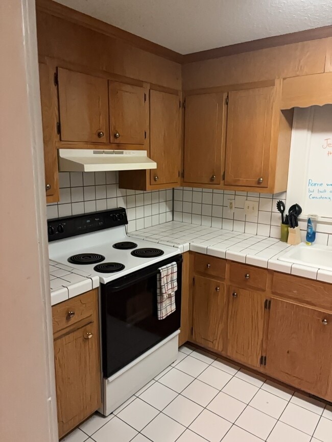 Building Photo - 1024 Park Ave Ext