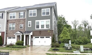Building Photo - 1314 Hawk Hollow Dr