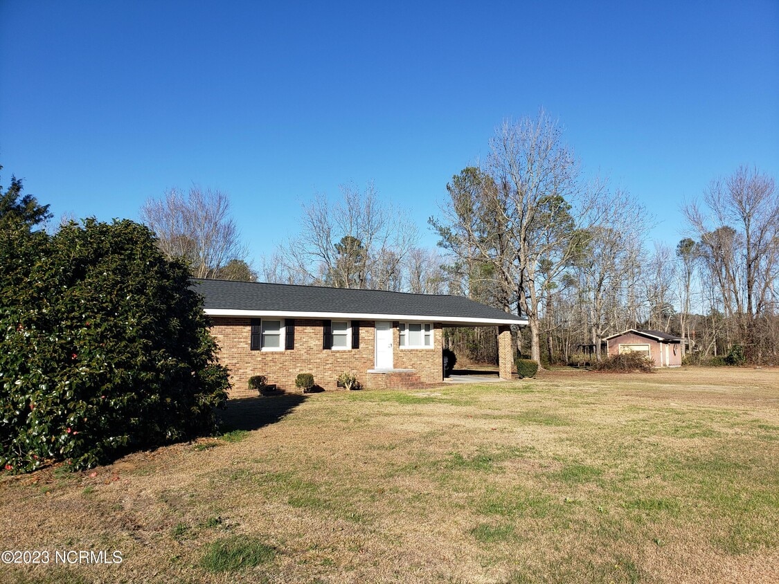 1485 Booker Lennon Rd, Evergreen, NC 28438 House Rental in Evergreen