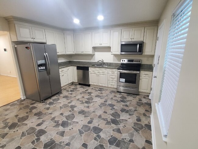 Photo - 233 Beechwood Ave House