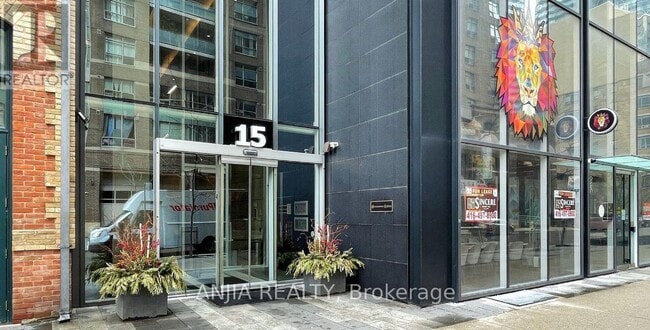 Building Photo - 15 Grenville St