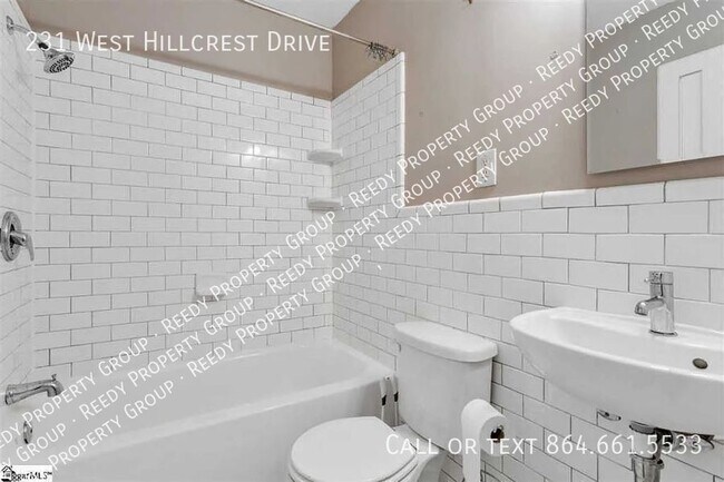 Foto del edificio - 231 W Hillcrest Dr