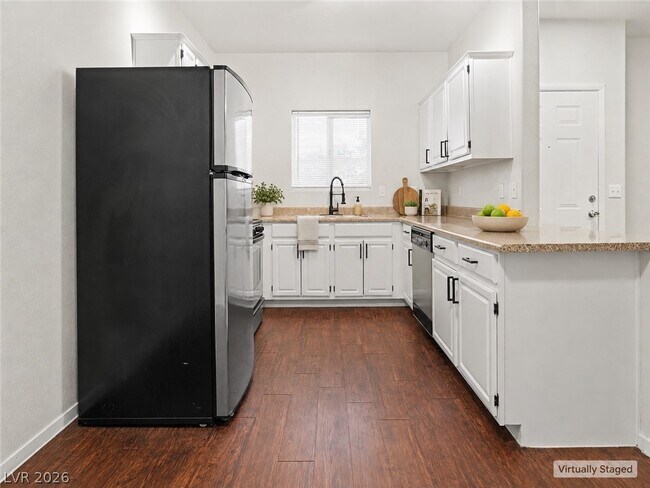 Building Photo - 5655 E Sahara Ave