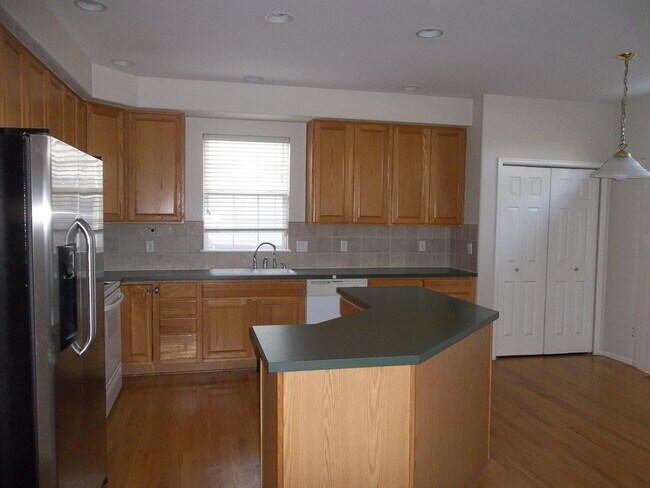 Foto del edificio - 2514 Rock Creek Dr