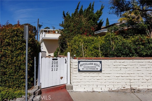 Building Photo - 212 Cypress Dr