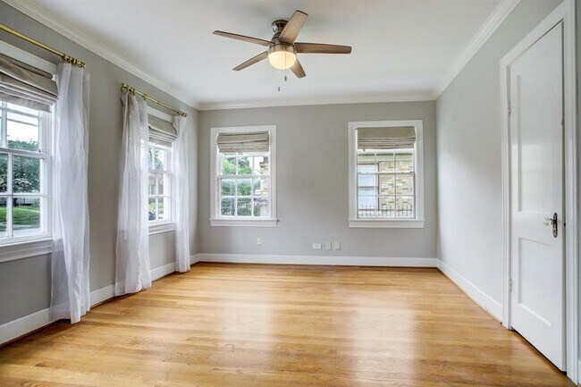 Foto del edificio - 928 Ridge St