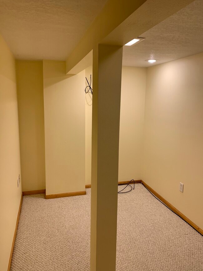 Building Photo - 4026 43rd St