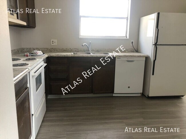Building Photo - 4 Bedroom 2 Bath Ranch in Montbello. 2 WEE...