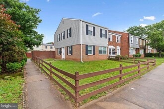 Building Photo - 8157 Community Dr