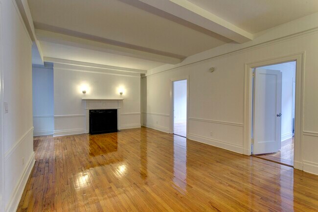 Building Photo - 20 E 67th St