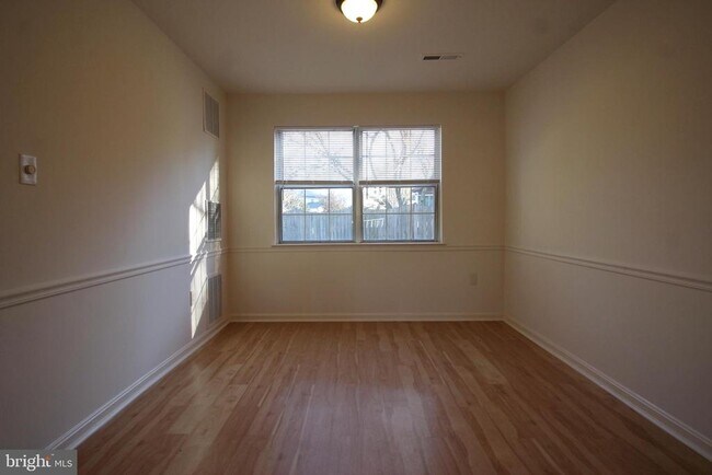 Building Photo - 6069 Ponhill Dr